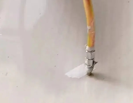 阳泉瓷砖空鼓维修公司专业解答在瓷砖铺贴过程中，如果使用的砂料过粗（如全部使用了粗砂），可能会导致以下问题